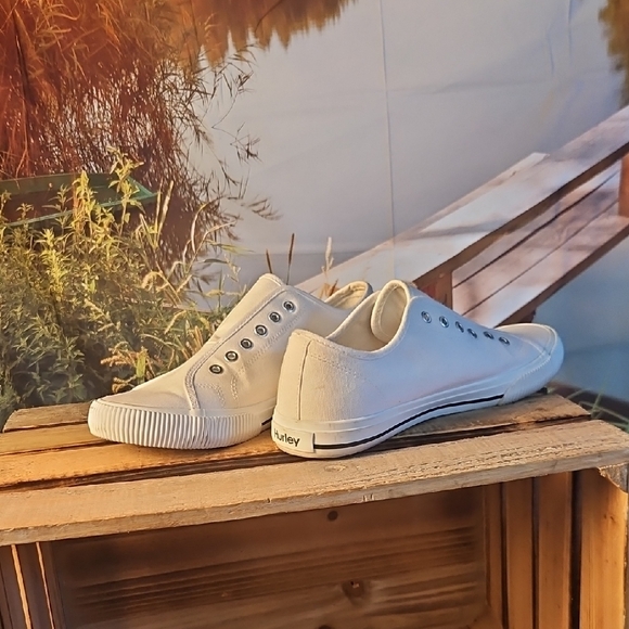 Hurley Off-White Casual Slip-Ons - Picture 9 of 16